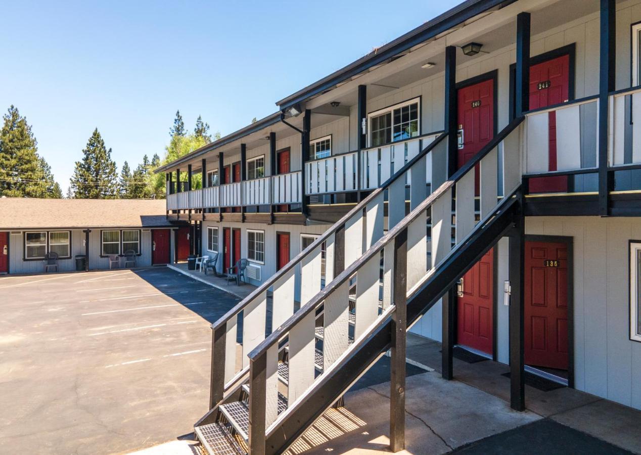 Charm Motel & Suites Burney Extérieur photo