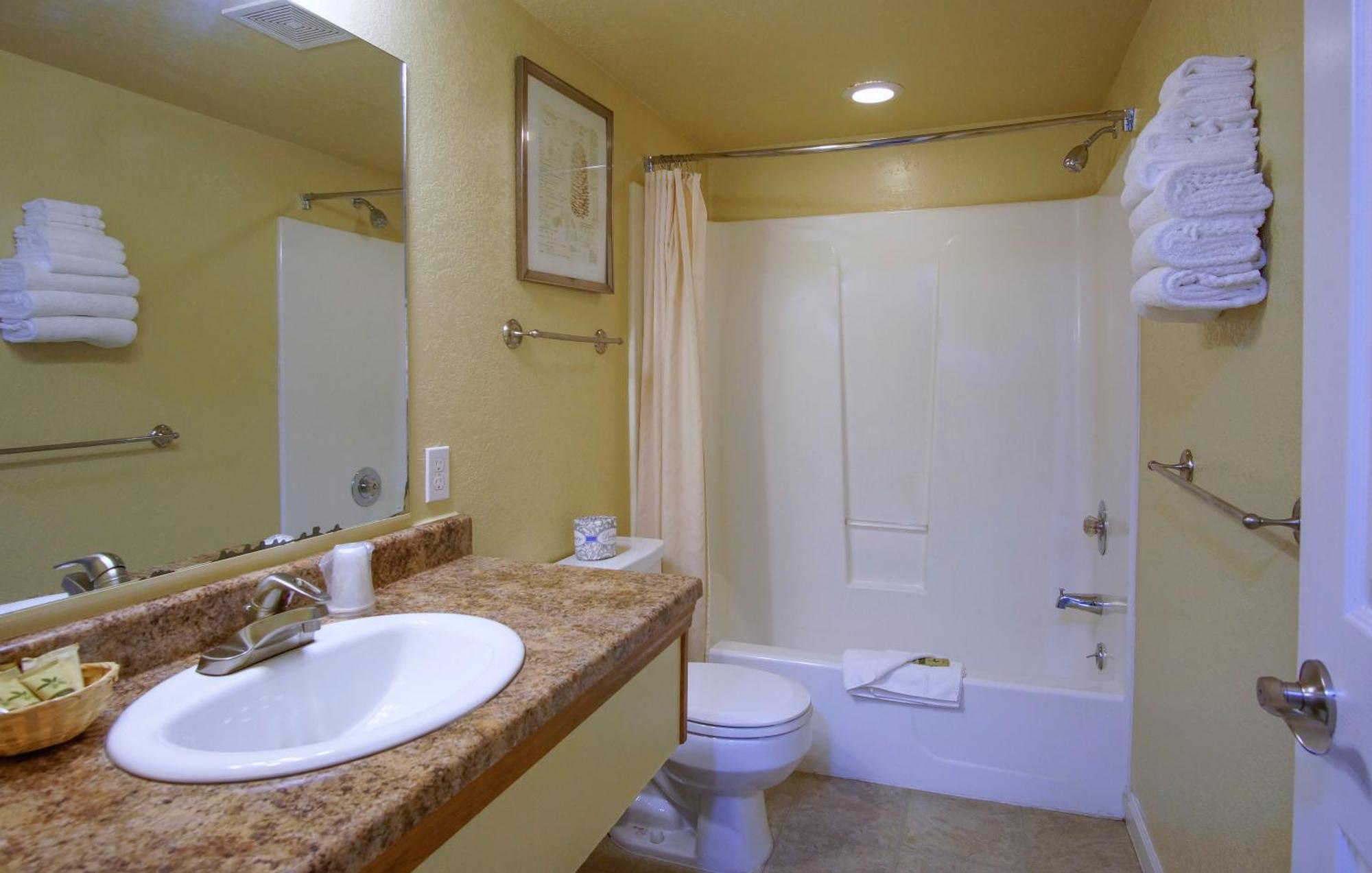 Charm Motel & Suites Burney Extérieur photo