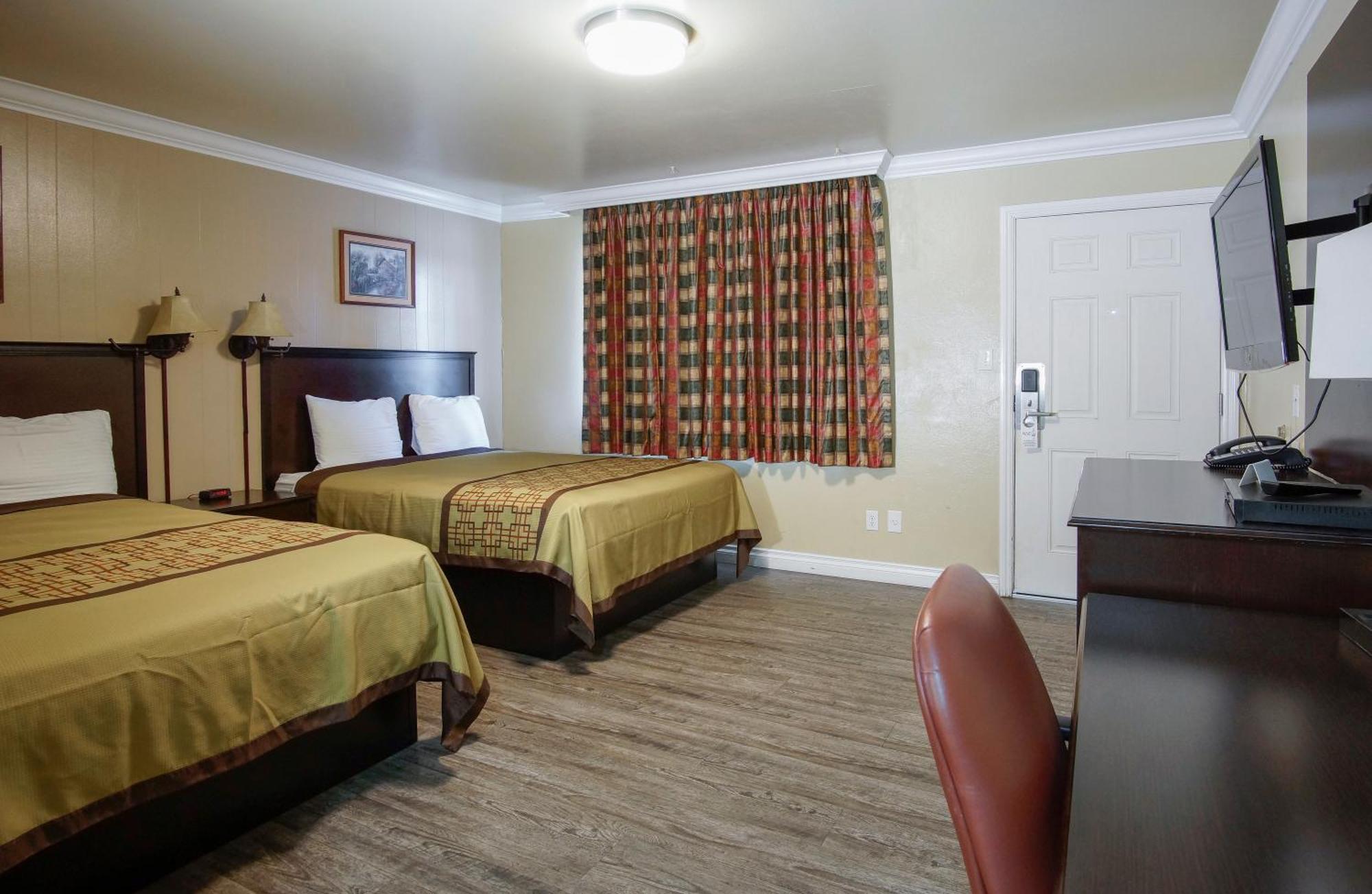Charm Motel & Suites Burney Extérieur photo