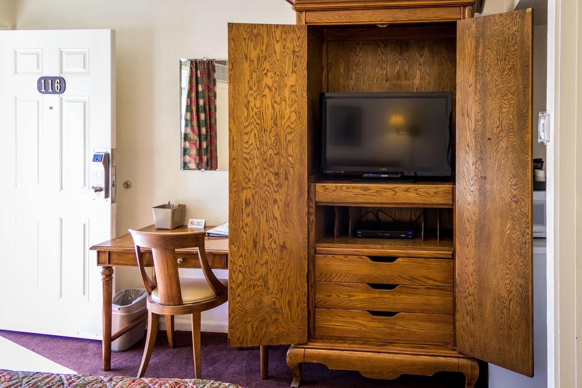 Charm Motel & Suites Burney Extérieur photo