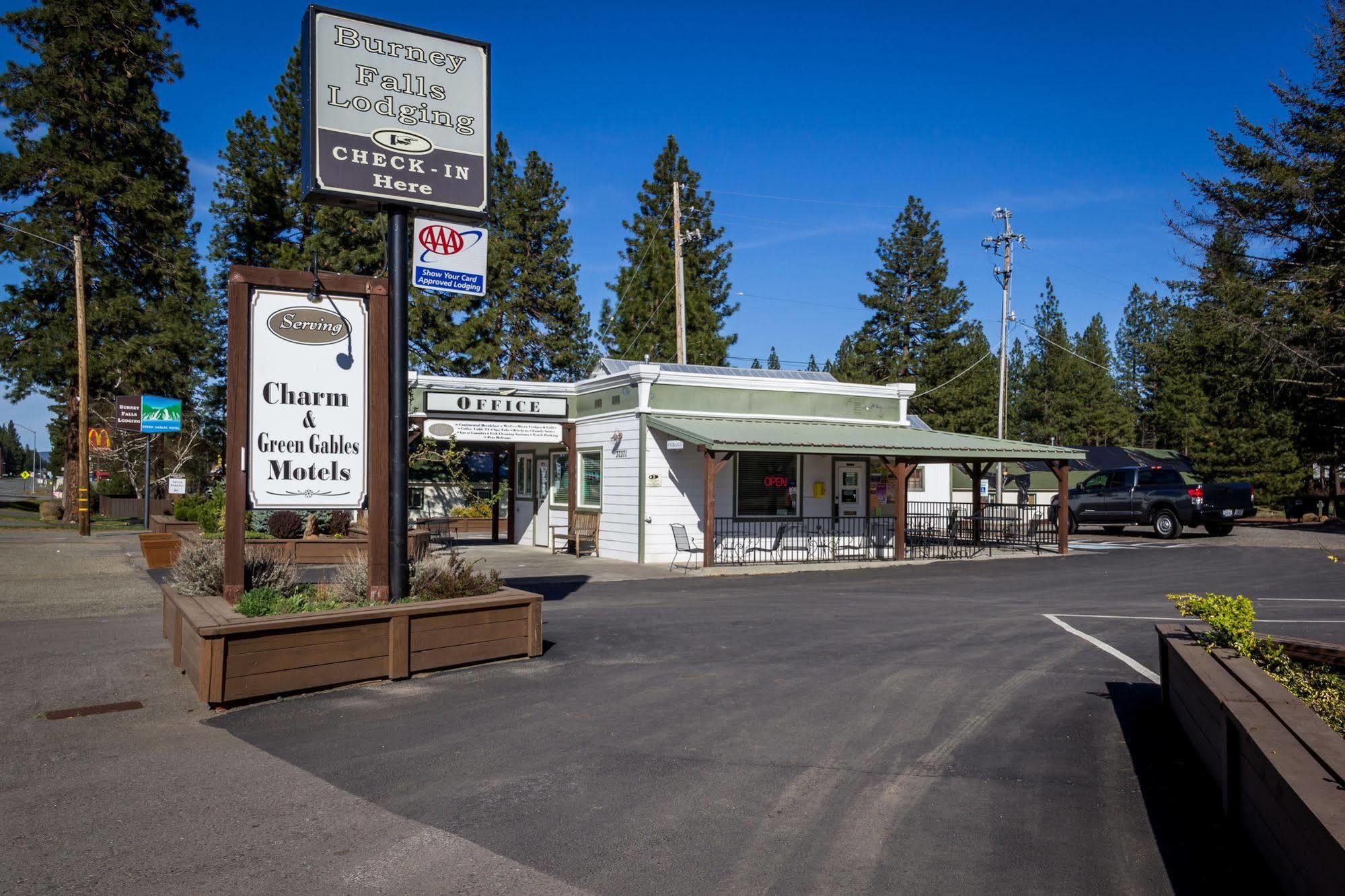 Charm Motel & Suites Burney Extérieur photo