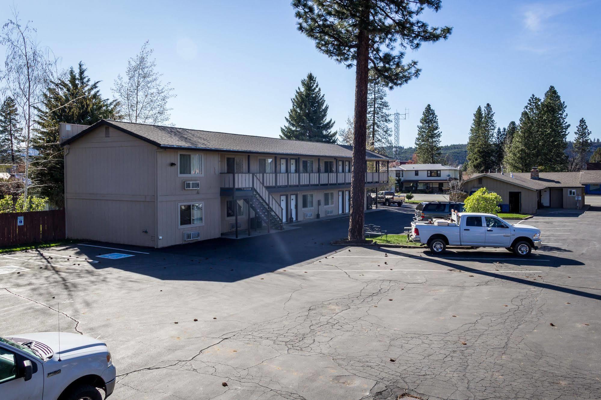 Charm Motel & Suites Burney Extérieur photo